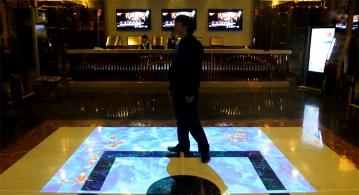 图4：宾馆大厅互动地面投影